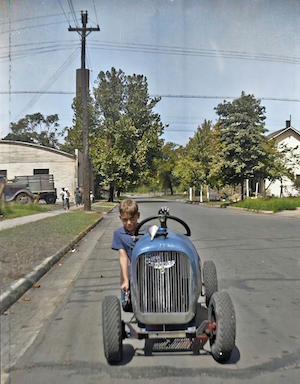 Stanley Dumes driving something!